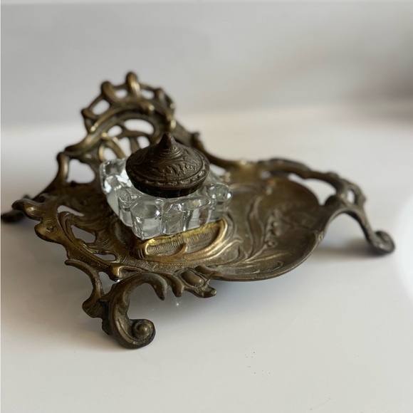 Vintage / Antique Brass Inkwell with Glass Insert - Picture 5 of 9